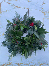 Load image into Gallery viewer, Medium 100% Compostable Natural Wreath
